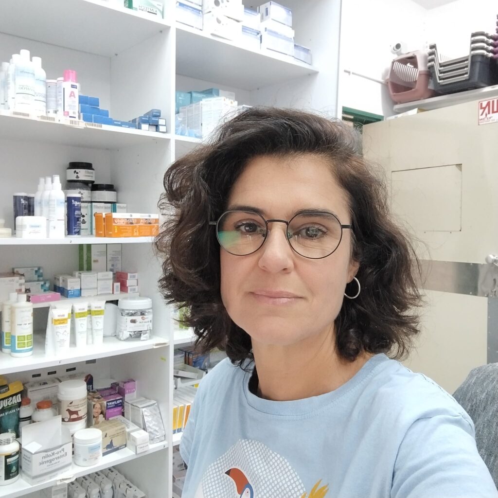 אלמוג מילה - אחראית ציוד מתכלה ותרופות