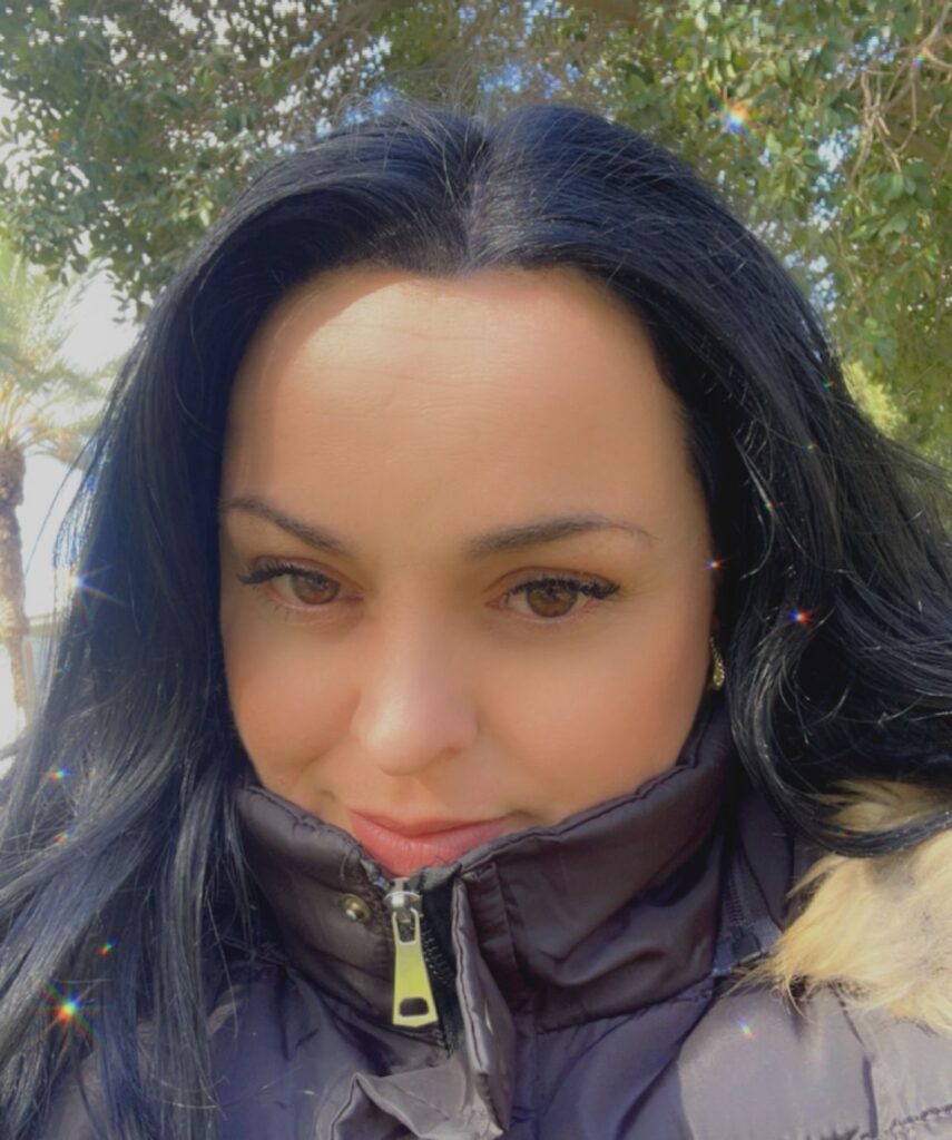 אנה סברדל - טכנאית קבלה